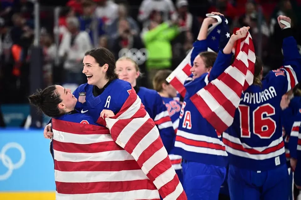 260219-team-usa-womens-hockey-es